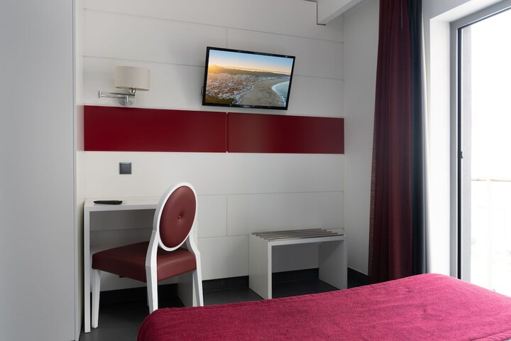 Room 6 of 49