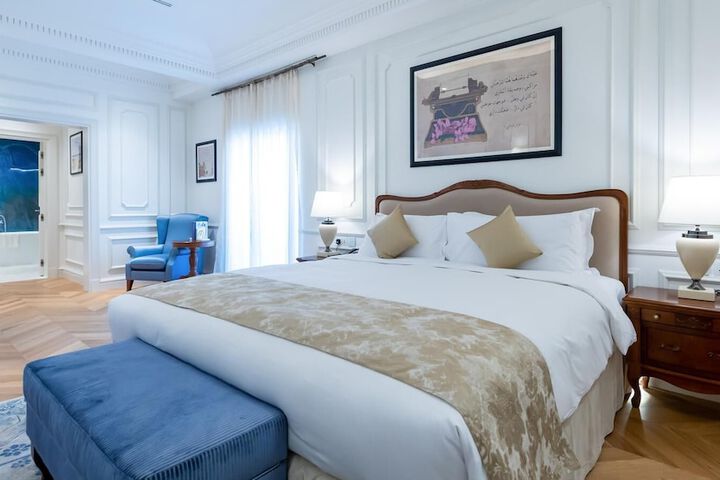 Room 8 of 42