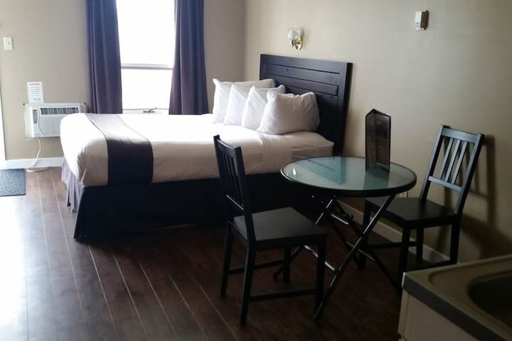 Room 5 of 20