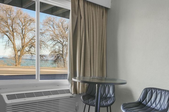 Room 52 of 141