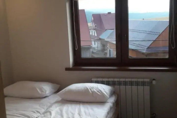 Room 7 of 9