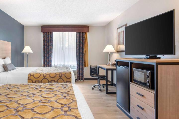 2 Queen Beds (4 of 9)