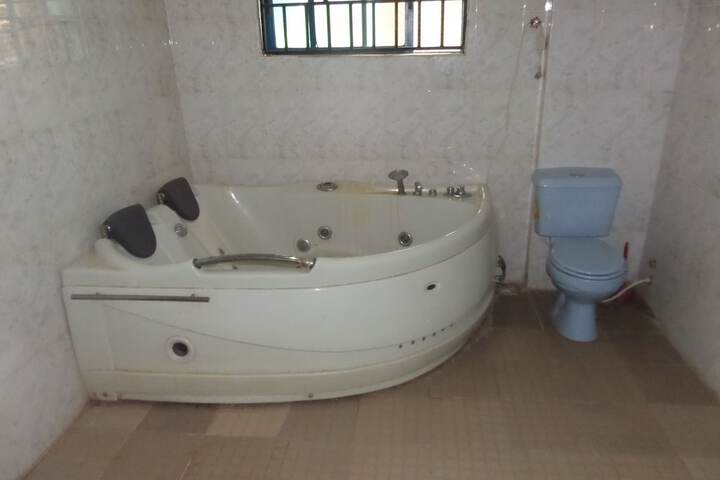 Room 17 of 19