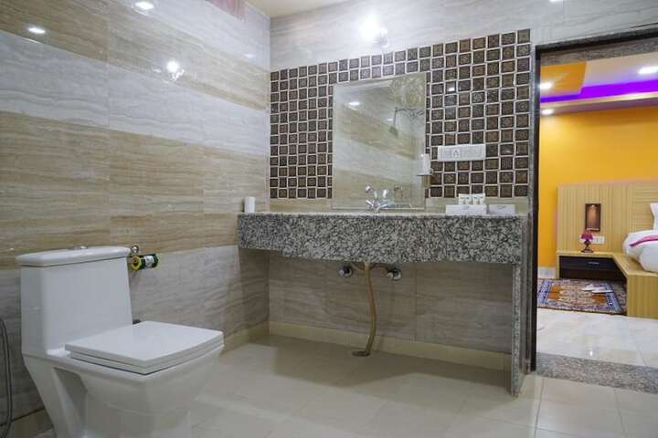 Room 15 of 22