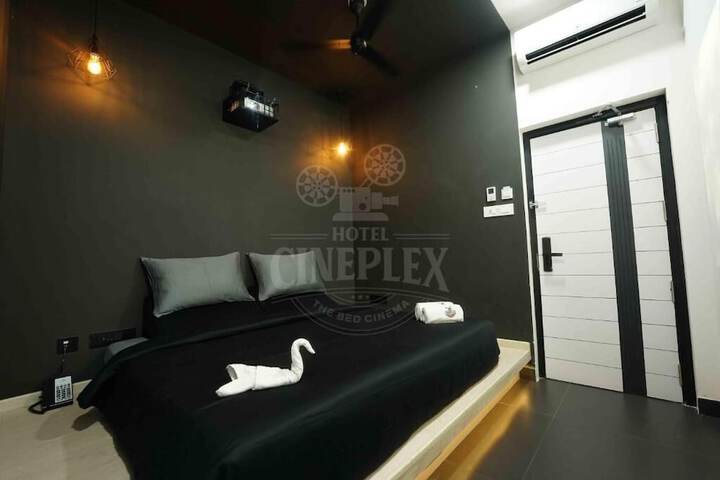 Room 4 of 10