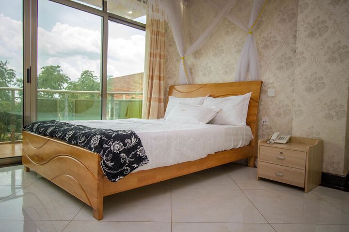 Room 18 of 40