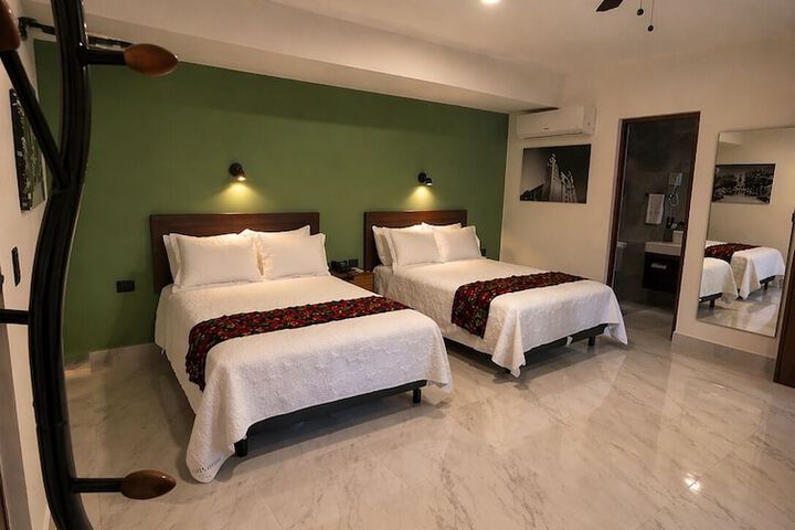 Room 10 of 26