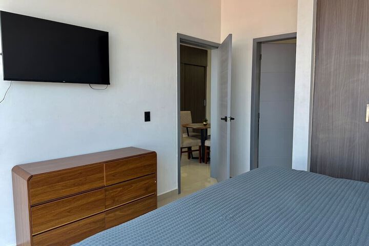 Room 25 of 99