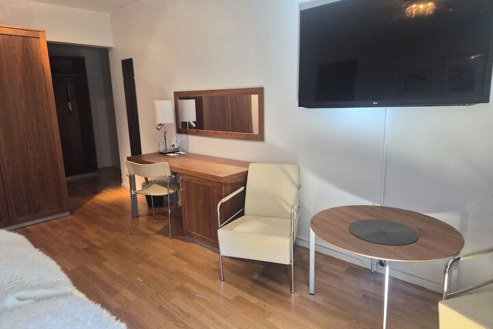 Room 15 of 44