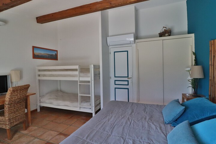 Room 8 of 78