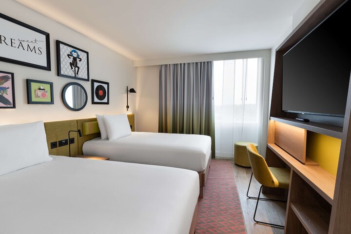 Room 9 of 29