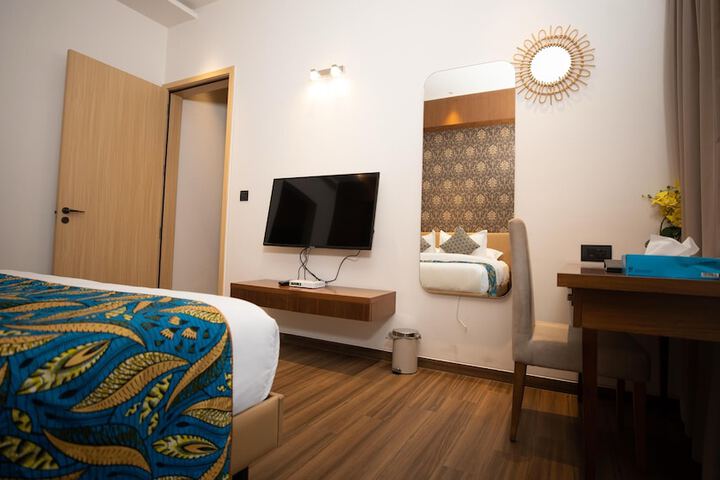 Room 13 of 22