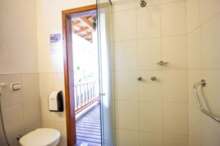 Room 106 of 189