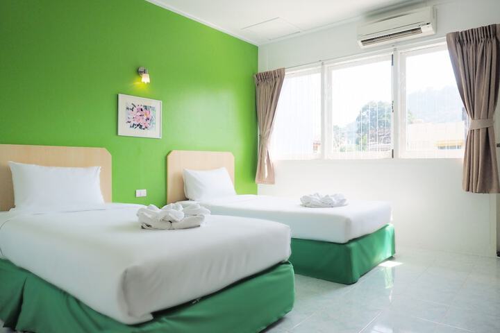 Room 10 of 42
