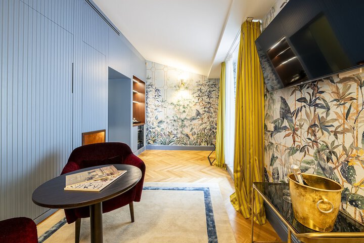 Room 40 of 76