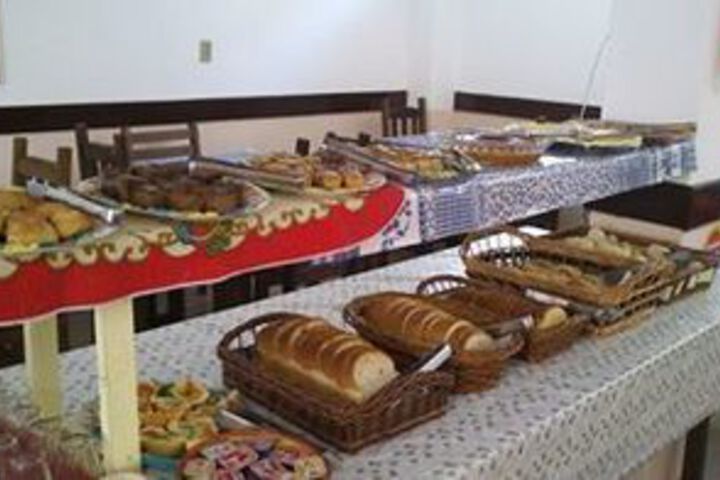 Dining 2 of 6