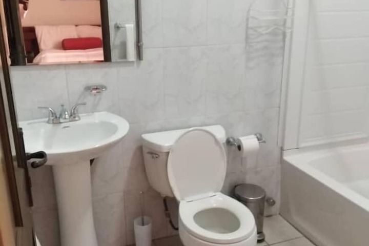 Room 8 of 18