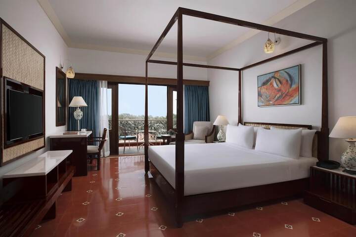 Room 34 of 184