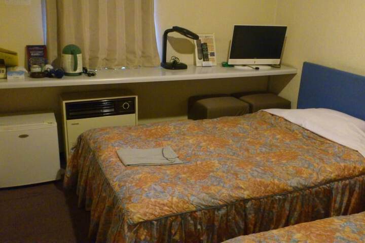 Room 6 of 17