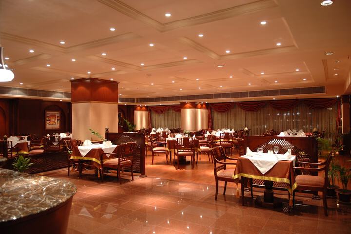 Dining 166 of 258