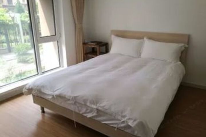Room 11 of 36