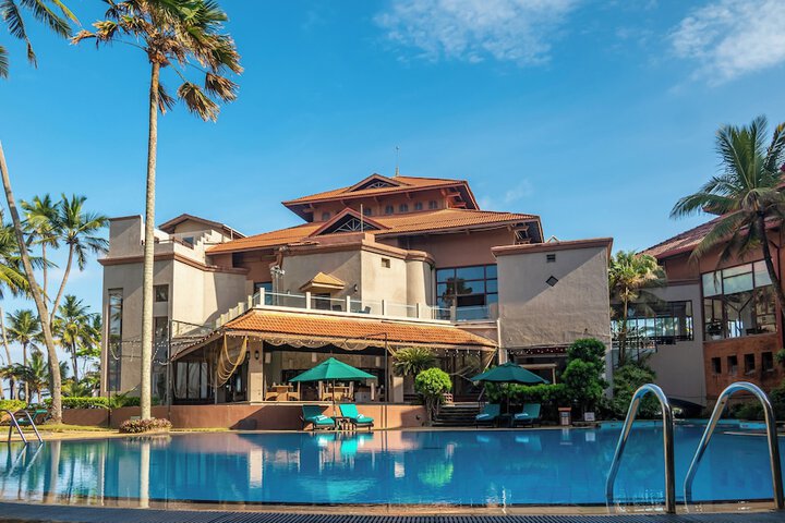 Pool Hotel