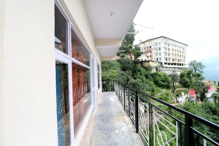 OYO Home 16741 Comfortable Stay