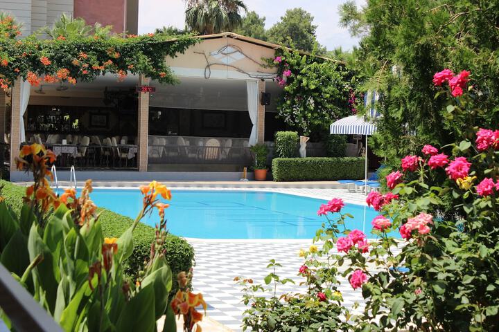 Pool 20 of 66