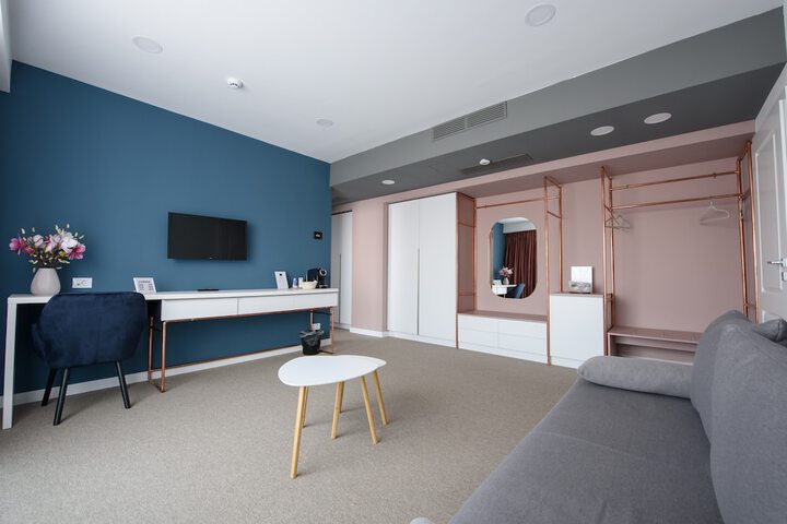 Room 19 of 28