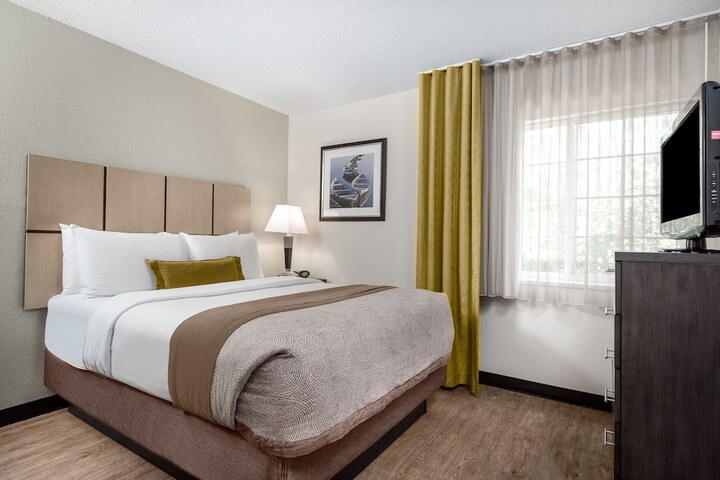 1 Queen Studio Suite (10 of 21)