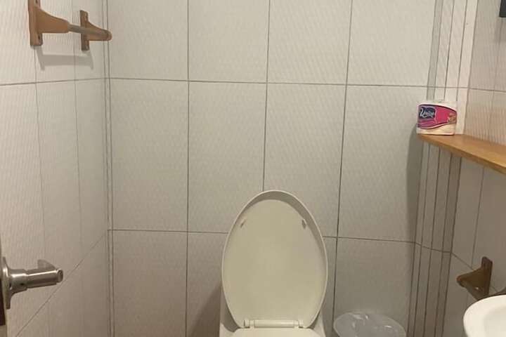 Room 4 of 31