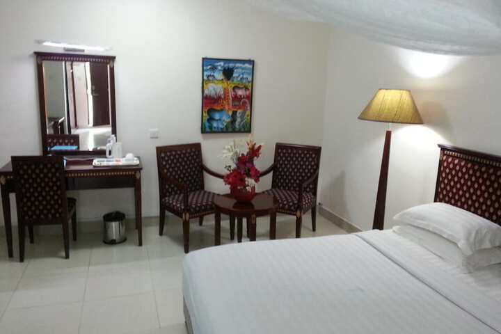 Room 6 of 43