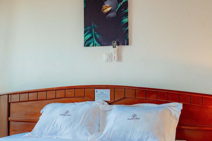 Room 16 of 307