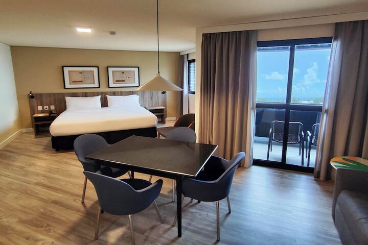 Room 32 of 137