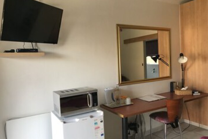 Room 15 of 34