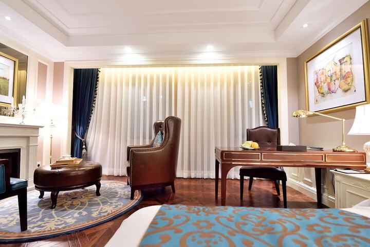 Room 36 of 114