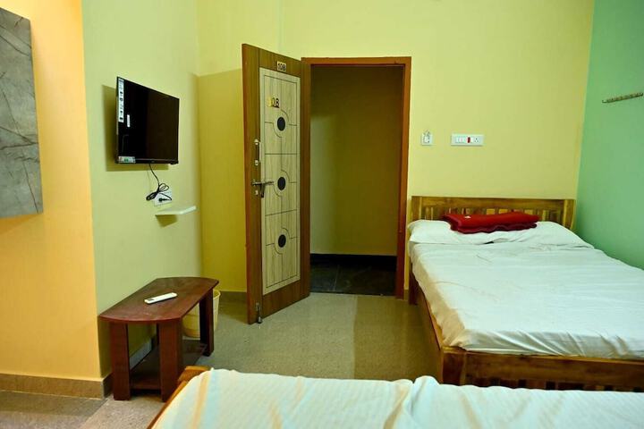 Room 3 of 25
