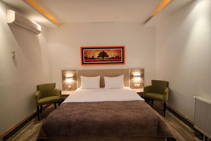 Room 7 of 35