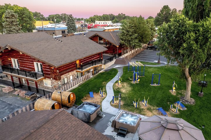 Hotel Exterior 331 of 361