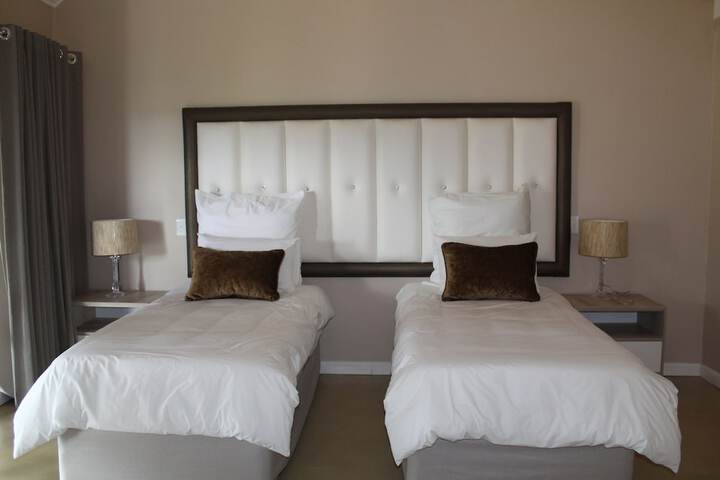 Room 8 of 35