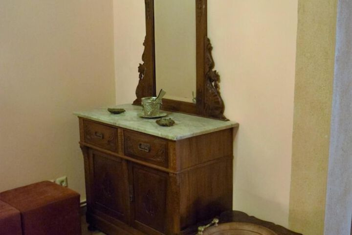 Room 8 of 61