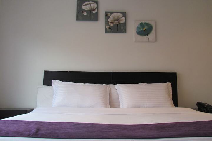 Room 21 of 38