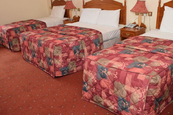 Room 8 of 28