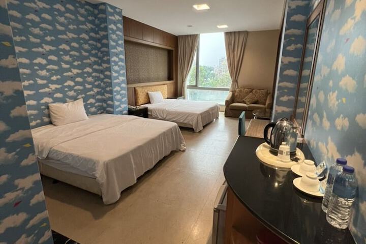 Room 44 of 79