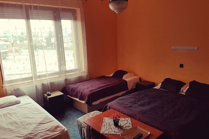 Room 10 of 52