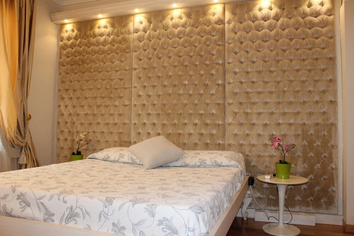 Room 4 of 18