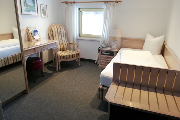 Room 17 of 57