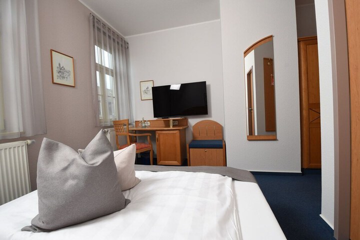 Room 18 of 50