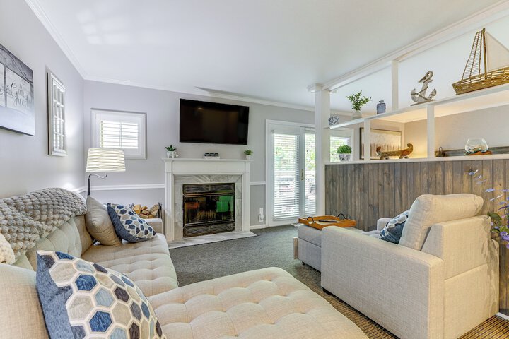 Norwich Vacation Rental w / Golf Course Views!