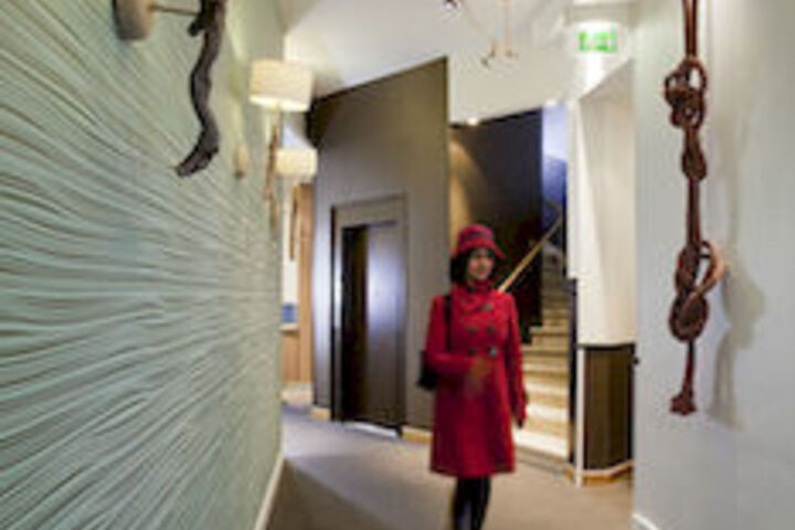 Ballroom/Hall 28 of 46